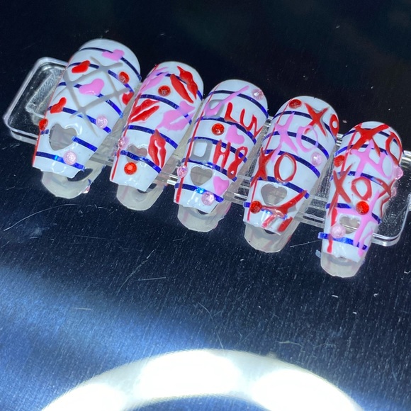 Love Notes (short heart cut out)❤️ - Picture 4 of 6